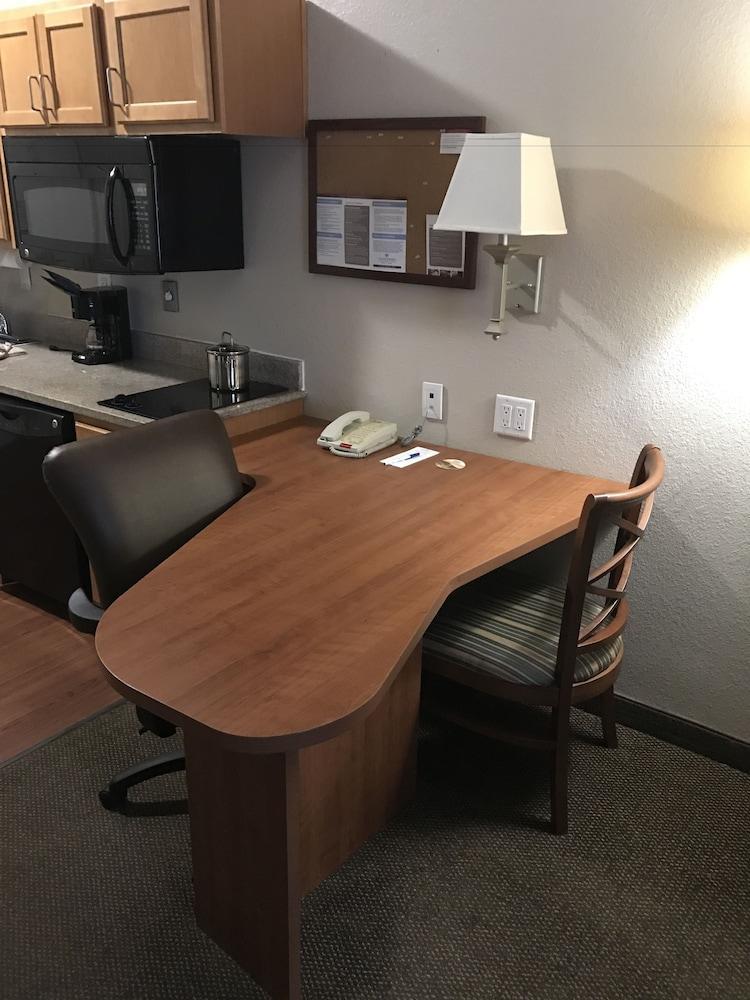 Candlewood By Ihg 2*