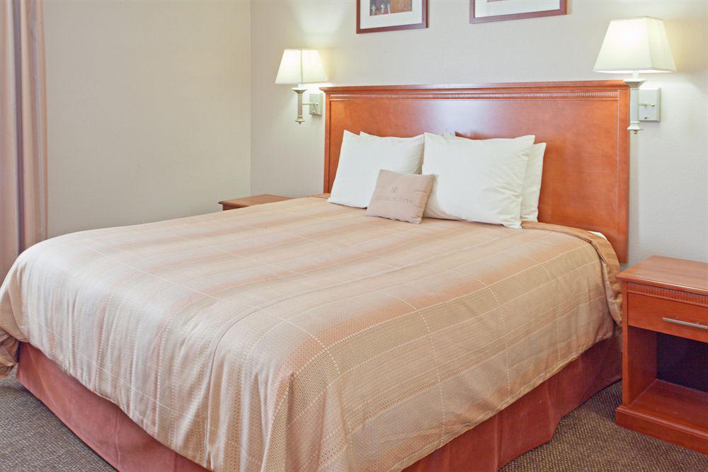Candlewood By Ihg Hotel